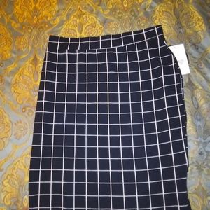 New Plus size Black w White stripes Skirt